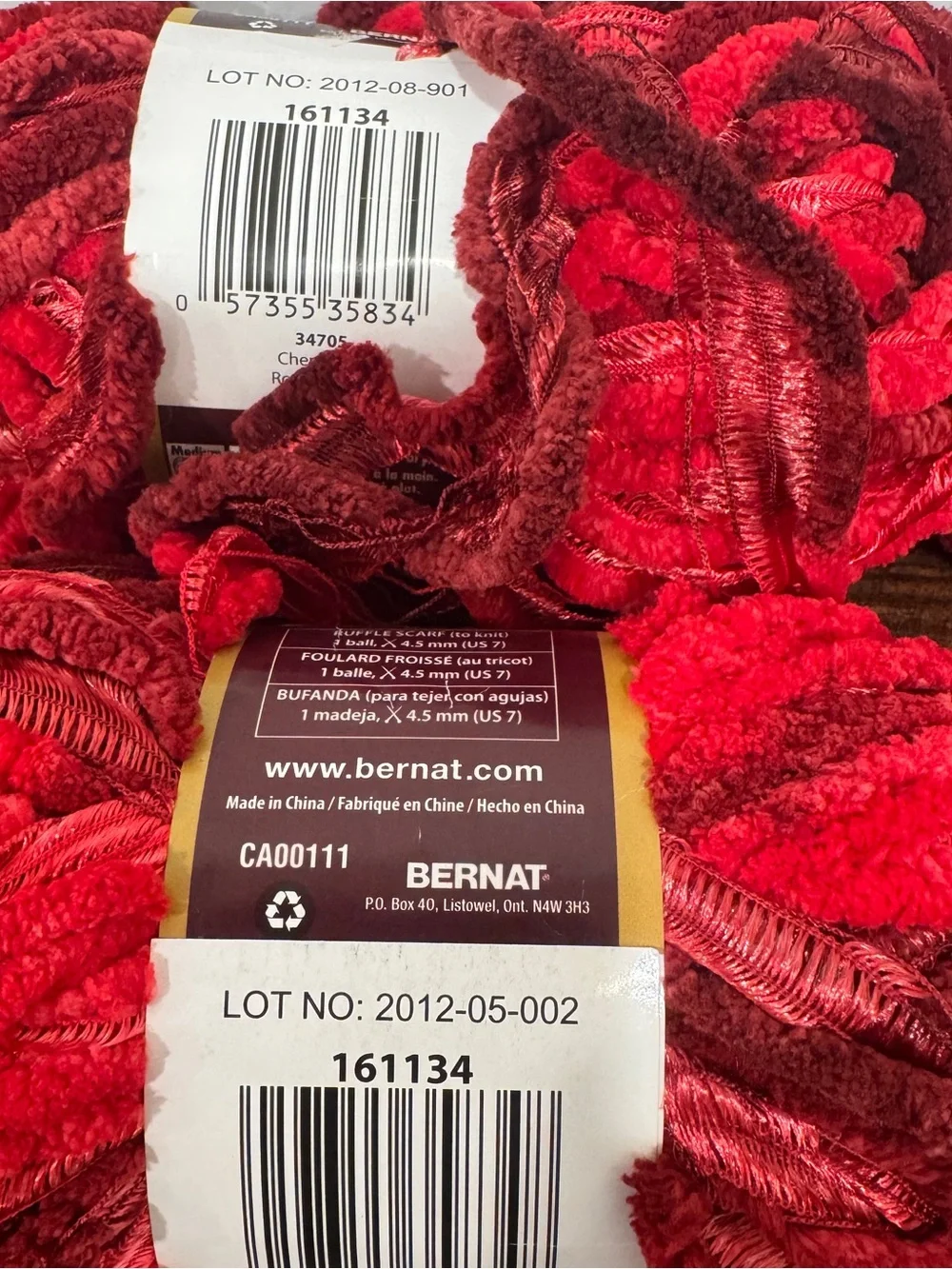Bernat Truffles Chunky Velvet Yarn Red Lot of 4 Skeins New